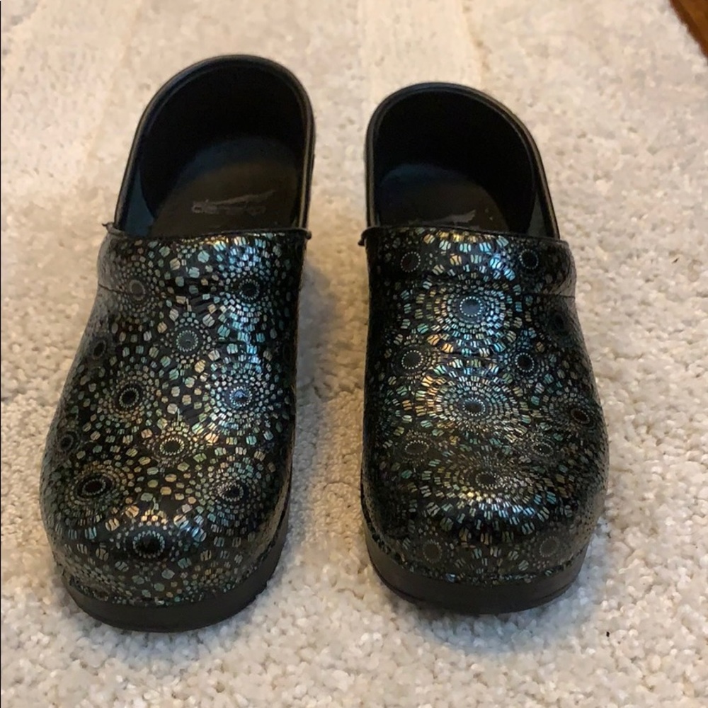 Nursing shoes